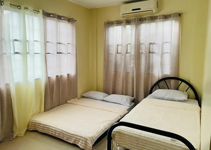 Apartment Laiza's Crib 16pax Private 4br With 3 Baths