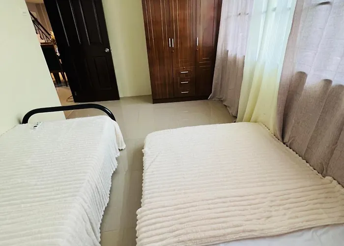 Apartment Laiza's Crib 16pax Private 4br With 3 Baths *