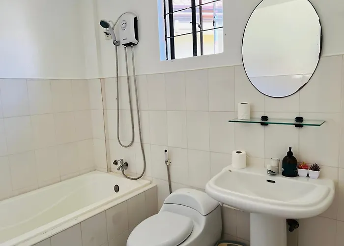 Apartment Laiza's Crib 16pax Private 4br With 3 Baths